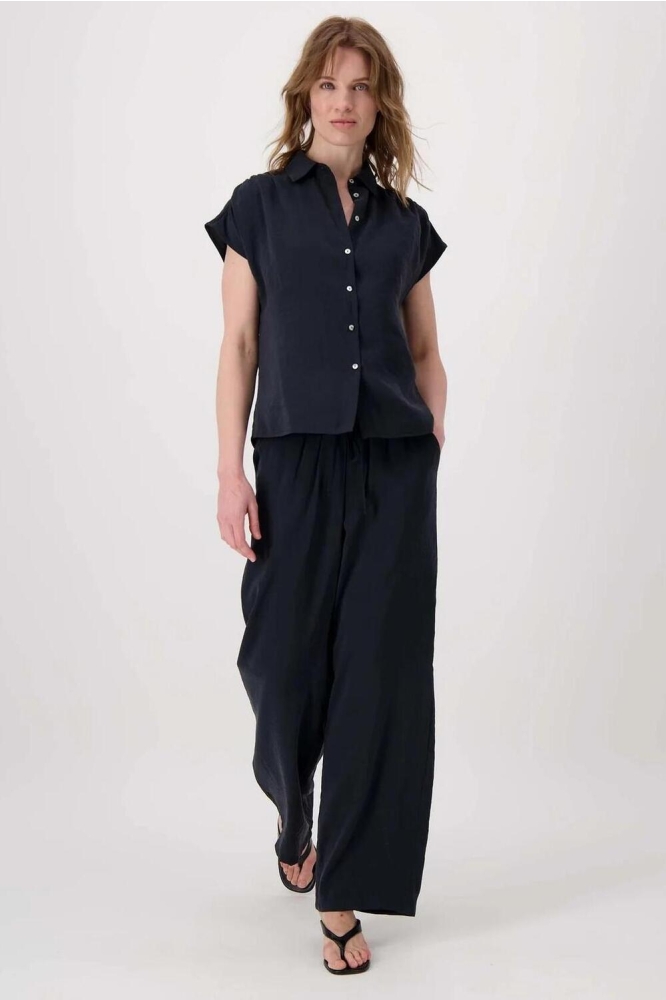 MODAL BLOUSE MOUWLOOS 0304 109 0000 ZWART